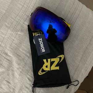 brand new ski goggles never worn